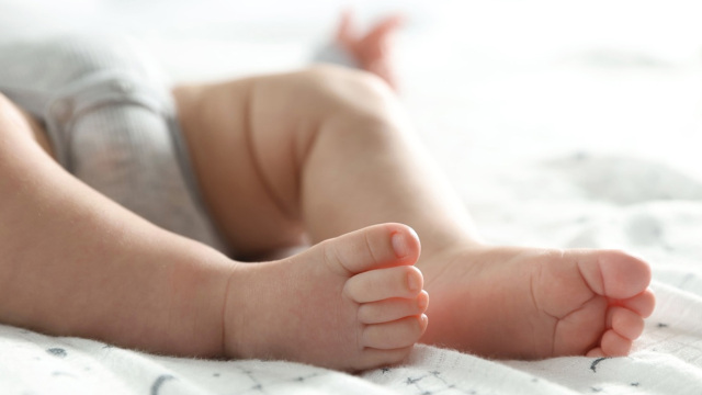 Η 38χρονη Γερμανίδα ισχυρίζεται ότι το βρέφος στην Κυψέλη είναι δικό της - Για «πολλή βρωμιά και κλειστές πόρτες» μιλούν οι γείτονες