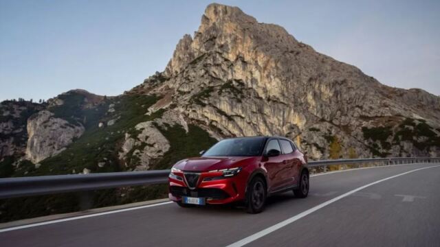 Τιμή-σοκ για τη μικρή Alfa Romeo - Πόσο κοστίζει στην Ελλάδα;
