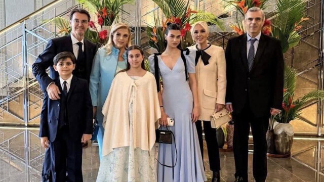 Η οικογένεια Χατζηιωάννου στο Μπάκιγχαμ, σε φιλανθρωπική εκδήλωση του Βασιλιά Καρόλου