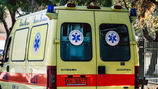 Ανήλικος με μηχανή παρέσυρε μητέρα και τα δύο παιδιά της στην Κατοχή Μεσολογγίου