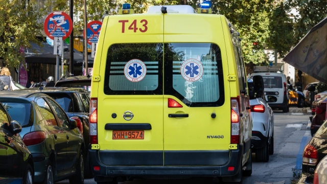Τροχαίο δυστύχημα στα Μέγαρα, νεκρή 35χρονη οδηγός μοτοσικλέτας μετά από σφοδρή πρόσκρουση σε περίφραξη
