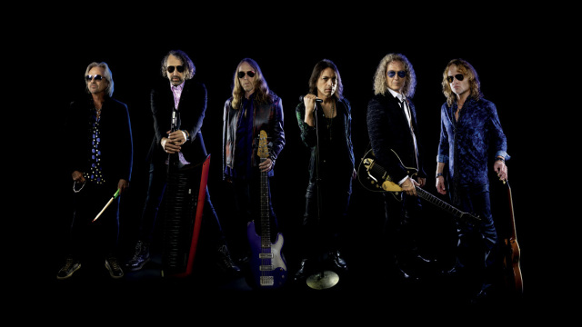 Foreigner: Το θρυλικό συγκρότημα όπως δεν το έχουμε ξανακούσει ποτέ