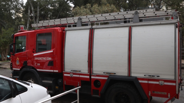 Φωτιά σε συνεργείο αυτοκινήτων στο Καλοχώρι Θεσσαλονίκης
