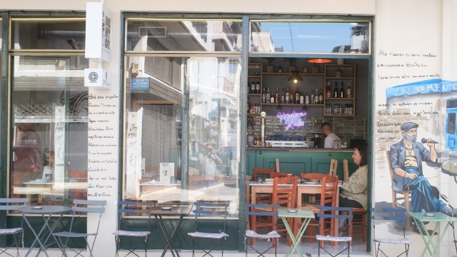 10 νεο-καφενεία σε όλη στην Αθήνα που παντρεύουν το παλιό με το σύγχρονο