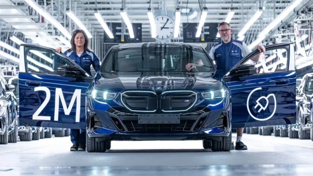 H BMW ξεπέρασε τα δύο εκατομμύρια ηλεκτρικά αυτοκίνητα
