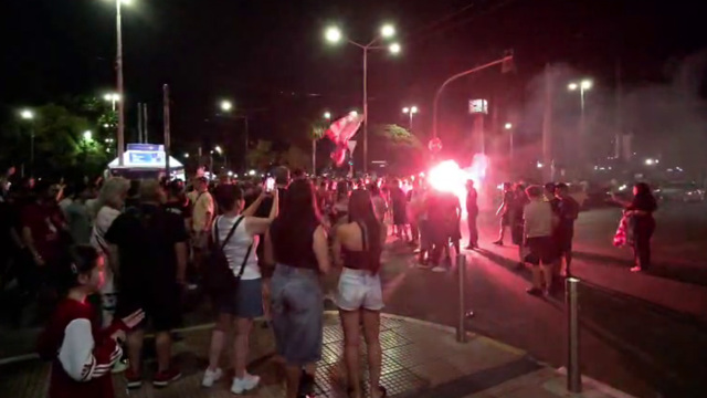 Πανηγυρισμοί στο Πασαλιμάνι για το 16ο πρωτάθλημα του Ολυμπιακού στο μπάσκετ, βίντεο και φωτογραφίες