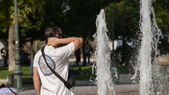 Καιρός: Μετά τις μπόρες, έρχονται 35άρια - Άνοδος της θερμοκρασίας τη Δευτέρα