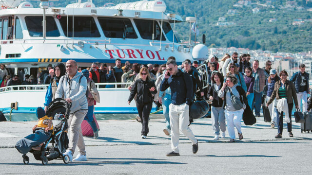 «Απόβαση» στα ελληνικά νησιά: 50% περισσότεροι τουρίστες φέτος από Τουρκία
