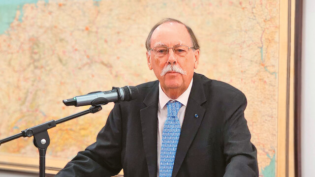 Ρόντρικ Μπίτον: Ο Ελληνισμός ορίζεται πρωτίστως από την ελληνική γλώσσα - Η αρετή που εκφράζεται από τη λέξη «εγκαρτέρηση»