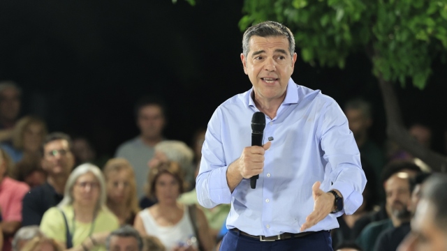Όσα έγιναν στην πρώτη ανοιχτή εκδήλωση της ΕΛΑΣ του Τσίπρα: Οι βουλευτές που έδωσαν το παρών, τα παρατράγουδα και ένας... Μητσοτάκης
