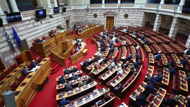 Συνταγματική Αναθεώρηση: Το ΠΑΣΟΚ λέει «ναι»  υπό προϋποθέσεις στο άρθρο 16 για τα μη κρατικά πανεπιστήμια
