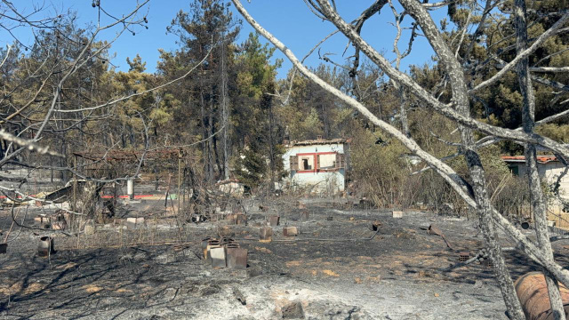 Τραγωδία με δύο νεκρούς από τη φωτιά στο Ωραιόκαστρο: Αναμένεται η ταυτοποίηση της σορού του 12χρονου γιου της οικογένειας