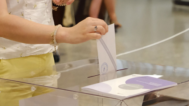 Opinion Poll: Ανεβαίνει στο 31% η ΝΔ με διαφορά 15,1 μονάδων από την ΕΛ.Α.Σ, κέρδη για ΠΑΣΟΚ, μειώνει στο 3,8% την ψαλίδα με Τσίπρα