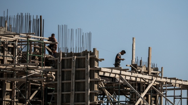 Καύσωνας: Υποχρεωτική παύση υπαίθριων εργασιών 13:00 - 17:00 την Τετάρτη σε Αττική και τρεις περιφέρειες