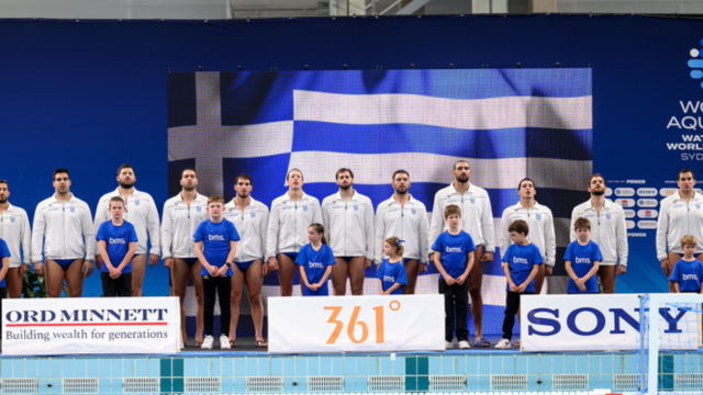 Συγκίνηση και ξέσπασμα: Η στιγμή της απονομής του πρώτου ελληνικού χρυσού μεταλλίου στην ιστορία του πόλο ανδρών, δείτε βίντεο