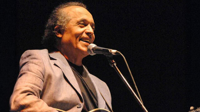 Λάκης Χαλκιάς: Ο πιστός υπηρέτης του ελληνικού τραγουδιού, η συνεργασία με μεγάλα ονόματα, η μετανάστευση στον Καναδά και η μουσική στροφή