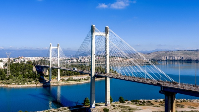 Στο νοσοκομείο 30χρονη μετά από πτώση από τη γέφυρα της Χαλκίδας  