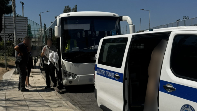 Ταυτοποιήθηκε 48χρονη οδηγός λεωφορείου που έκανε παράνομη αναστροφή στην Αθηνών-Σουνίου