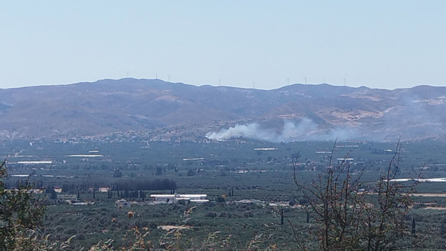 Φωτιά τώρα στην Πλώρα Ηρακλείου, επιχειρεί ένα ελικόπτερο