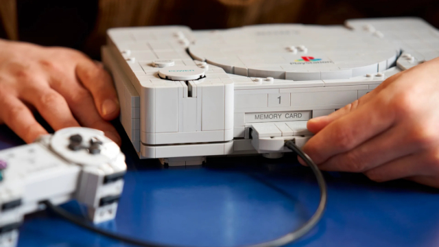 H Lego κάνει βουτιά στη νοσταλγία με το εντυπωσιακό πρώτο Playstation, δείτε βίντεο