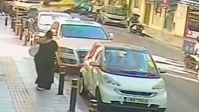 Βίντεο: Η δραματική διαδρομή του ασθενοφόρου που σπεύδει να παραλάβει τον Γιώργο Μαζωνάκη από την κλινική στο Κολωνάκι

