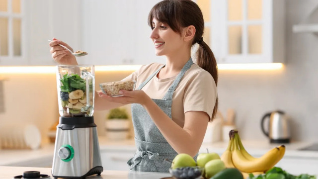 Μήπως βάζουμε λάθος φρούτα μαζί στο smoothie; Τι δείχνει η έρευνα
