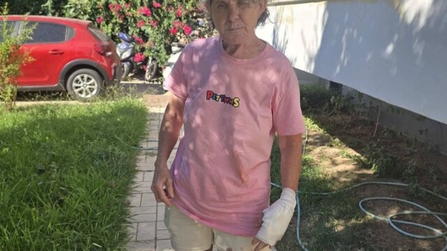 «Πώς μου επιτέθηκαν τα λυκόσκυλα της οικογένειας Τσιτσιπά» – Η Τίνα Κασιδόκωστα μιλάει στο topetmou.gr για την περιπέτειά της