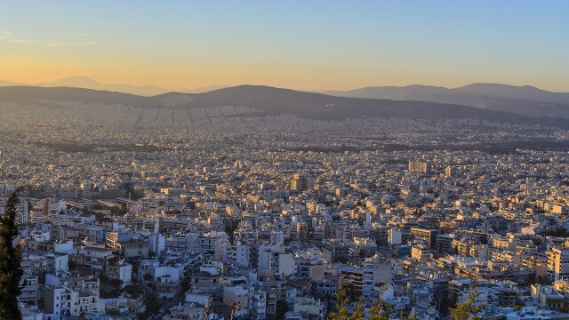 3 ακίνητα προς πώληση σε Άνοιξη και Άγιο Στέφανο