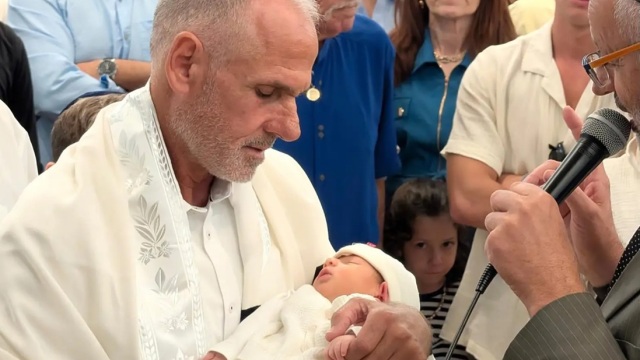 Γονείς Ισραηλινού που δολοφονήθηκε από τη Χαμάς απέκτησαν αγοράκι από ωάριο που είχε καταψυχθεί πριν 25 χρόνια