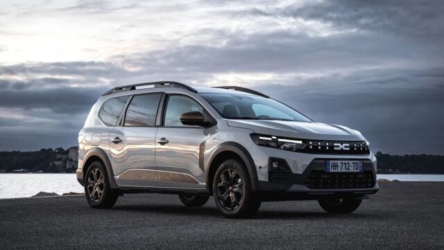 Τα νέα υβριδικά Dacia Sandero Stepway και Jogger στην Ελλάδα - Πόσο κοστίζουν;