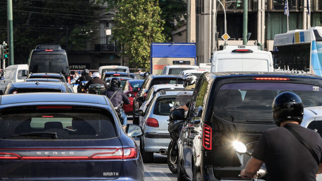 Γιατί δεν λύνεται ποτέ το κυκλοφοριακό σε Αθήνα και Θεσσαλονίκη - Τα 10 λάθη και οι «πυροσβεστικές» παρεμβάσεις