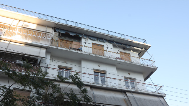 Νίκαια: Εντοπίστηκαν χειροβομβίδες και όπλο σε ταράτσα πολυκατοικίας
