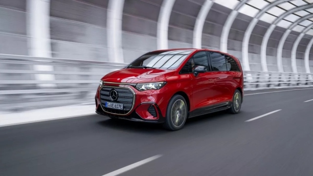 Έρχεται plug-in υβριδική Mercedes-Benz VLE