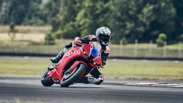 Η νέα 600άρα Honda CBR ήρθε πιο κοντά στη Fireblade