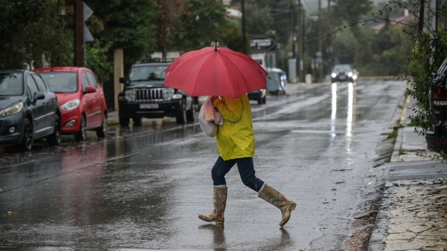 Επικαιροποιήθηκε το έκτακτο δελτίο της ΕΜΥ: Κόκκινη προειδοποίηση για έντονα φαινόμενα σε τέσσερις περιοχές την 28η Οκτωβρίου
