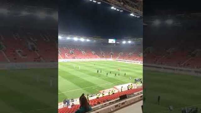 Το χειροκρότημα την ερυθρόλευκων οπαδών στον Μεντιλίμπαρ κατά την είσοδο του