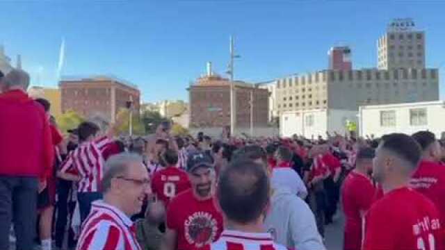 Οπαδοί Ολυμπιακού στη Βαρκελώνη (1)