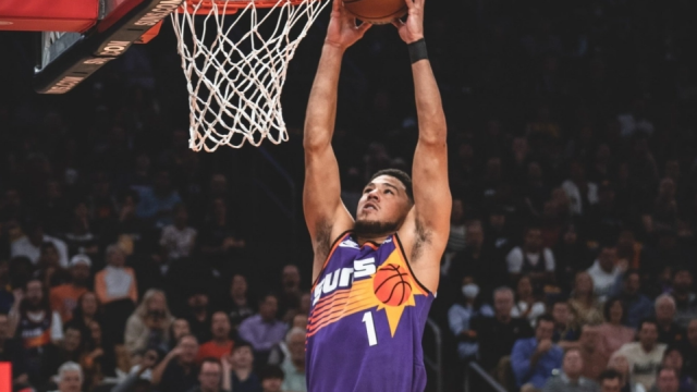 Το Φοίνιξ πήρε το θρίλερ κόντρα στους Γουόριορς με βολή στο 0,4 δευτερόλεπτα