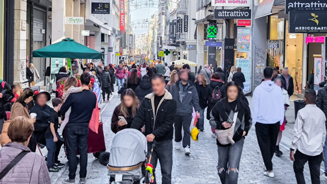 Ανοιχτά τα καταστήματα και τα σούπερ μάρκετ την τελευταία Κυριακή του χρόνου
