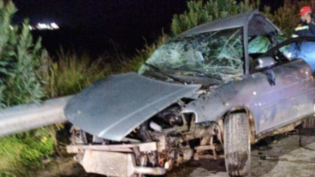 Παλαιά εθνική οδός Πατρών-Πύργου: 16χρονος Ρομά ο νεκρός στο τροχαίο με μετωπική αυτοκινήτου με φορτηγό
