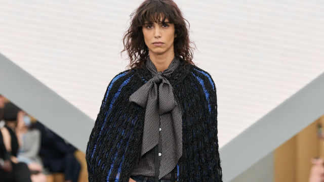 Πέντε τάσεις στα τζιν που θα φορέσουμε το 2026
