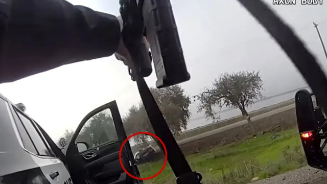 Αστυνομικοί γάζωσαν πρώην συνάδελφό τους στην Καλιφόρνια που είχε μαχαιρώσει μέχρι θανάτου τον 11χρονο γιο του, δείτε βίντεο