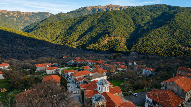 Ανεξερεύνητοι Τόποι: Κρίκελλο Ευρυτανίας, ένα αυθεντικό ορεινό χωριό ανάμεσα στα έλατα