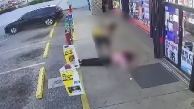 Σάλος στις ΗΠΑ μετά την άγρια δολοφονία μητέρας δύο παιδιών από παράνομο μετανάστη που τη χτύπησε στο κεφάλι με σφυρί, σκληρές εικόνες