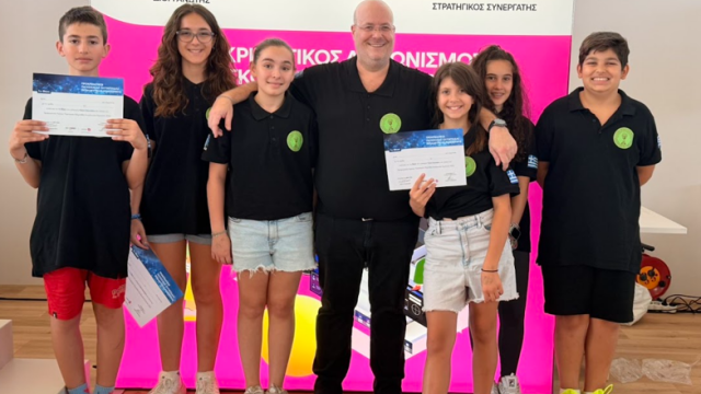 Διεθνείς διακρίσεις για τα Σύγχρονα Εκπαιδευτήρια Μάνεση στη Ρομποτική

