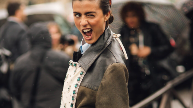Μόδα στους δρόμους: Δέκα street style ιδέες που θα ανανεώσουν το φθινοπωρινό σας στυλ
