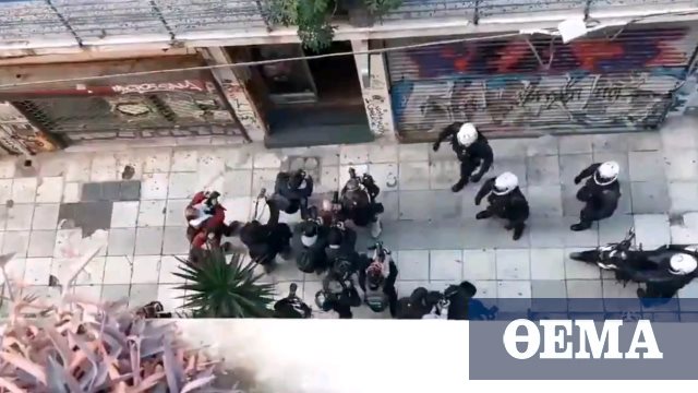 Επέτειος Γρηγορόπουλου: Αστυνομικοί ρίχνουν κρότου λάμψης σε πολυκατοικία