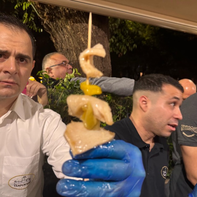 Θεσσαλονίκη: Πατσάς πλέον και σε σουβλάκι ή σε σάντουιτς με χούμους - Στον δρόμο για μια θέση στον κατάλογο της UNESCO
