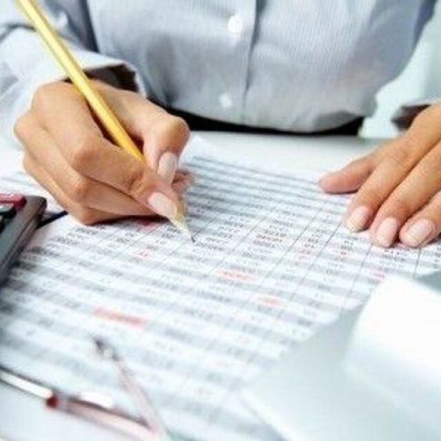 Τι εισφορές θα πληρώνουν οι επαγγελματίες το 2019 - Αναλυτικοί πίνακες