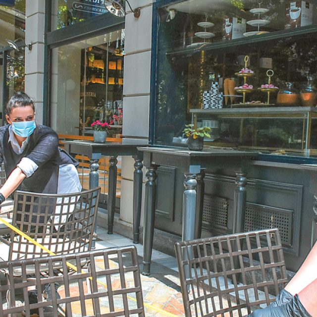 Αρση των μέτρων: Ετσι θα ανοίξουν εστιατόρια, καφέ και κλαμπ